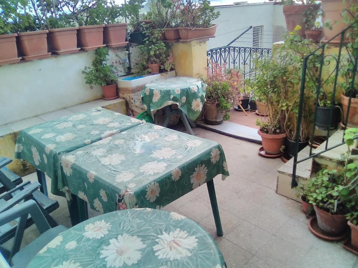 Room In Guest Room - Single Room With Shared Bathroom Taormina Dış mekan fotoğraf