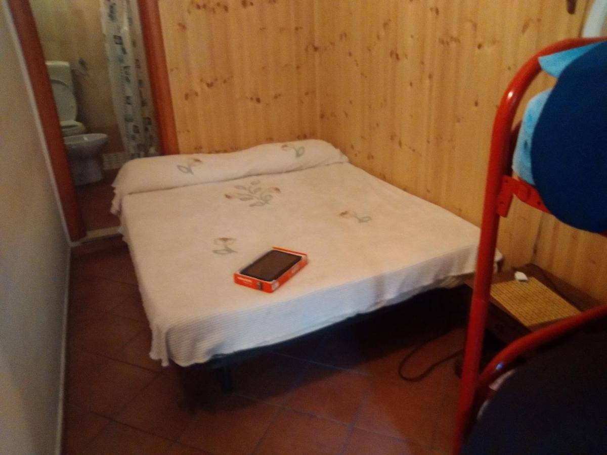 Room In Guest Room - Single Room With Shared Bathroom Taormina Dış mekan fotoğraf